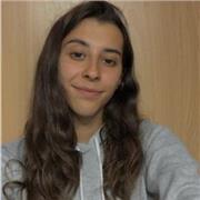 Estudiante universitaria imparte clases a niños de primaria y hasta 2 ESO